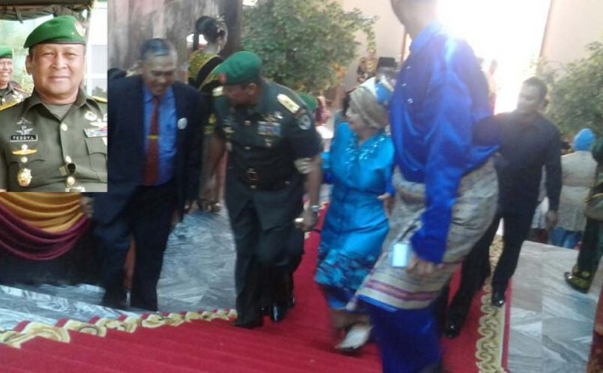 Panglima Komando Daerah Militerâ€Ž (Pangdam) Jaya Mayor Jenderal TNI Teddy Lhaksamana saat sampai di gedung DPRD Provinsi Jambi Rabu (6/1)